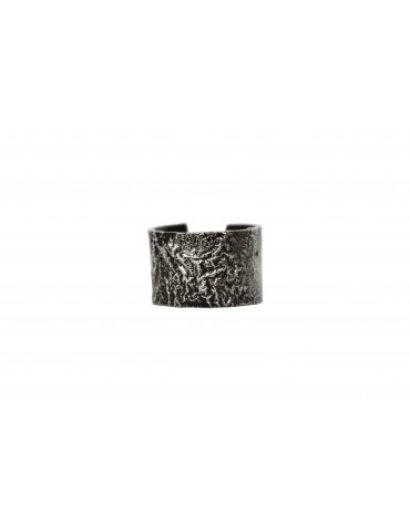 Silver blackplated Ring.