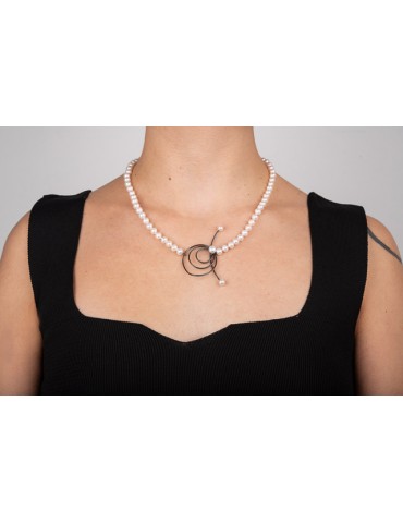 Silver Necklace with Pearls.