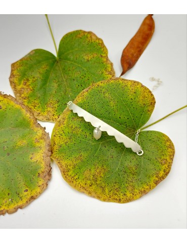 Silver Bracelet with pearl.