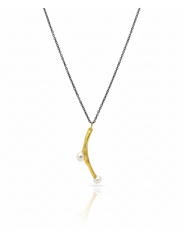 Silver Necklace with Pearls.